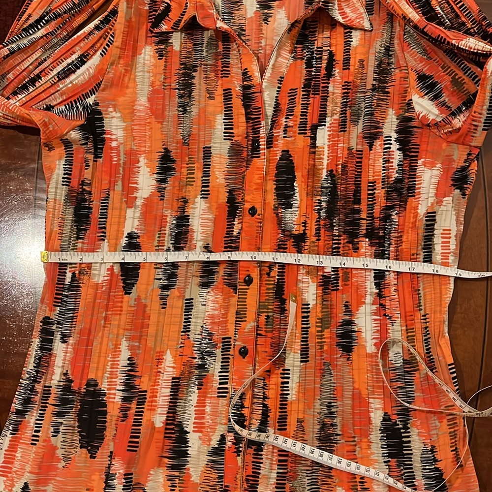 Pleated blouse. Slimming. Long bell sleeves, V-neck. Orange, black, coral. XL - Picture 7 of 12